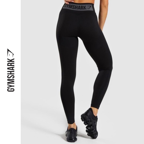 Gymshark Pants - EUC | Gymshark Flex High Waisted Leggings | In Black/Charcoal | Small